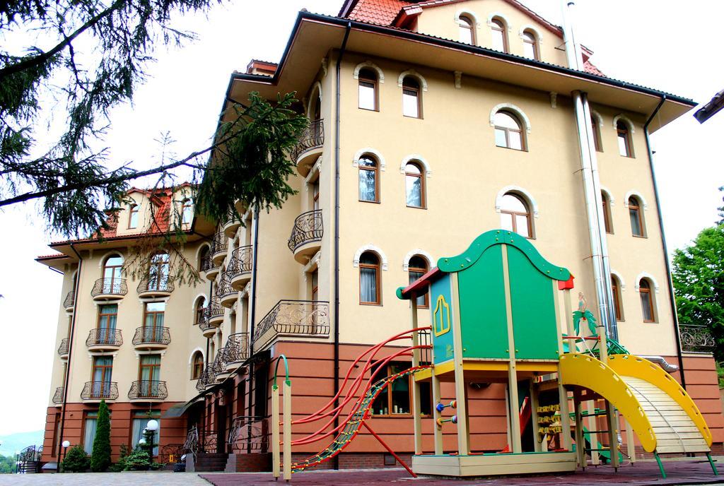 Grand Hotel Pylypets Pilipets Exterior photo