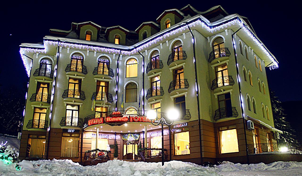 Grand Hotel Pylypets Pilipets Exterior photo